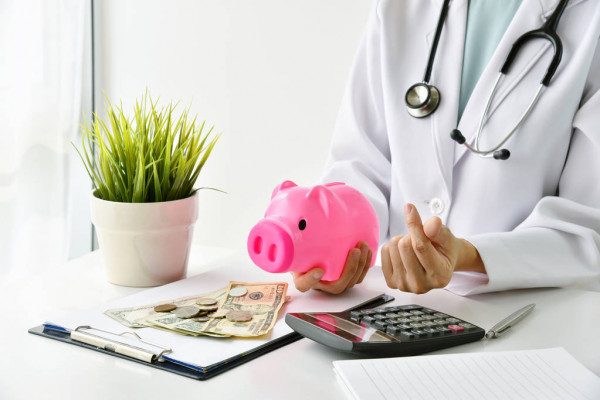 Al estar ingresado en una clínica u hospital, puedes recibir una indemnización diaria.